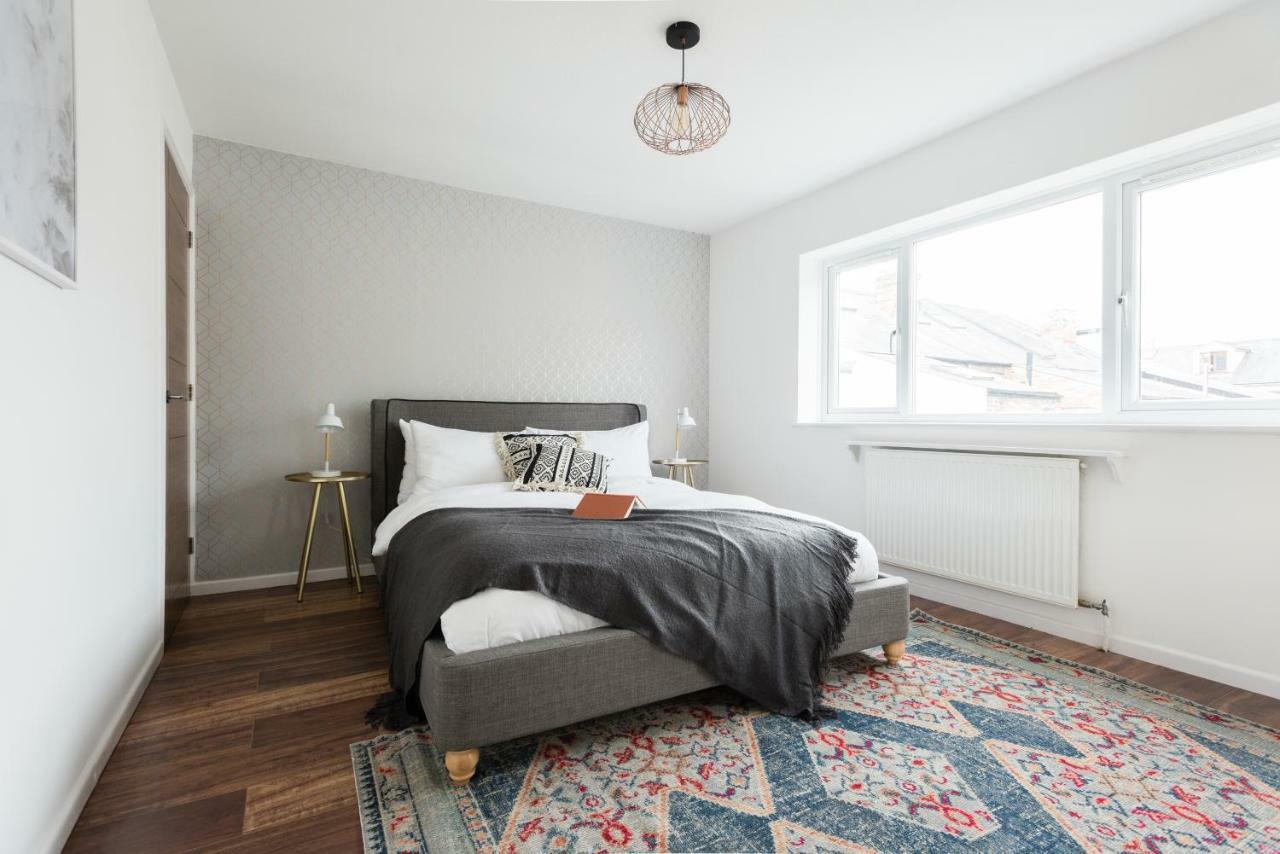 The Century Chalet - Contemporary 2Bdr Townhouse With Parking Lejlighed Oxford Eksteriør billede
