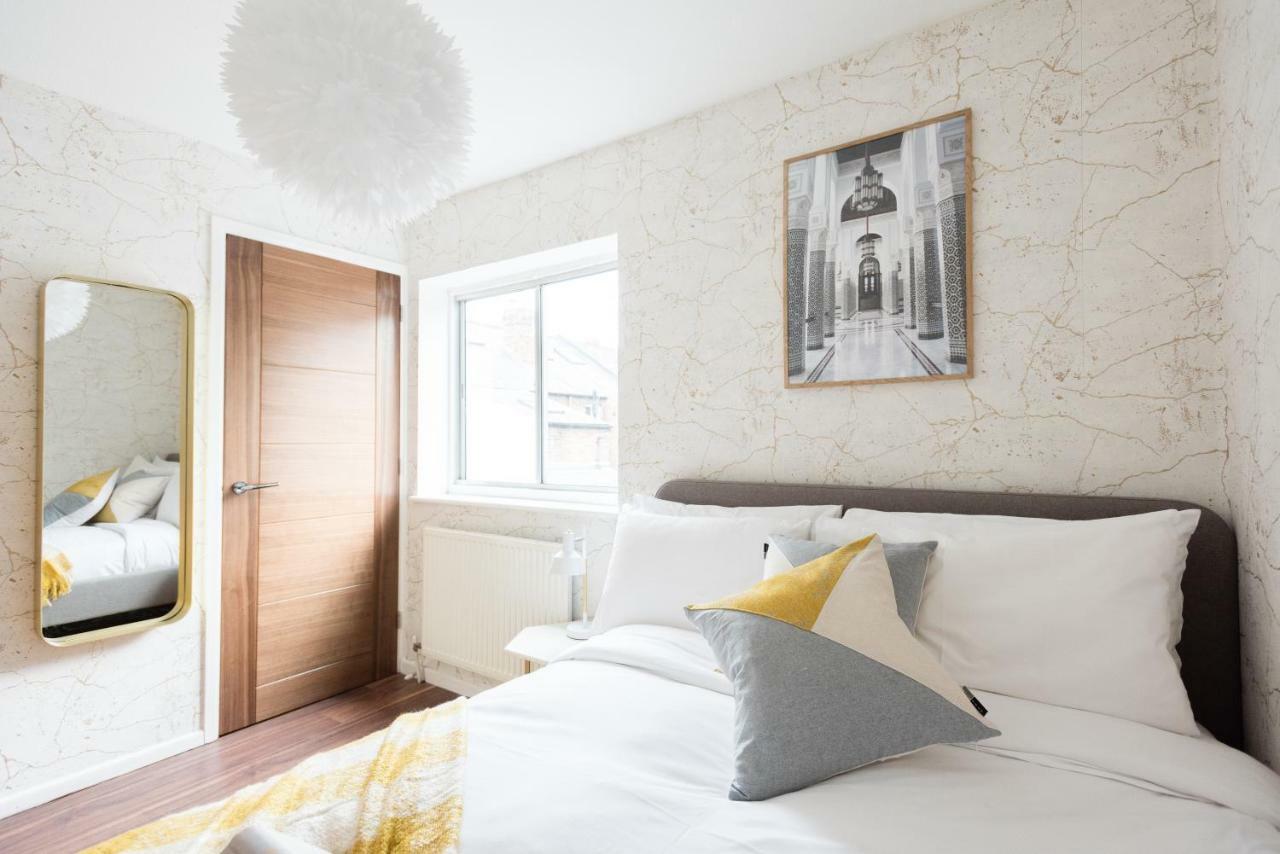 The Century Chalet - Contemporary 2Bdr Townhouse With Parking Lejlighed Oxford Eksteriør billede
