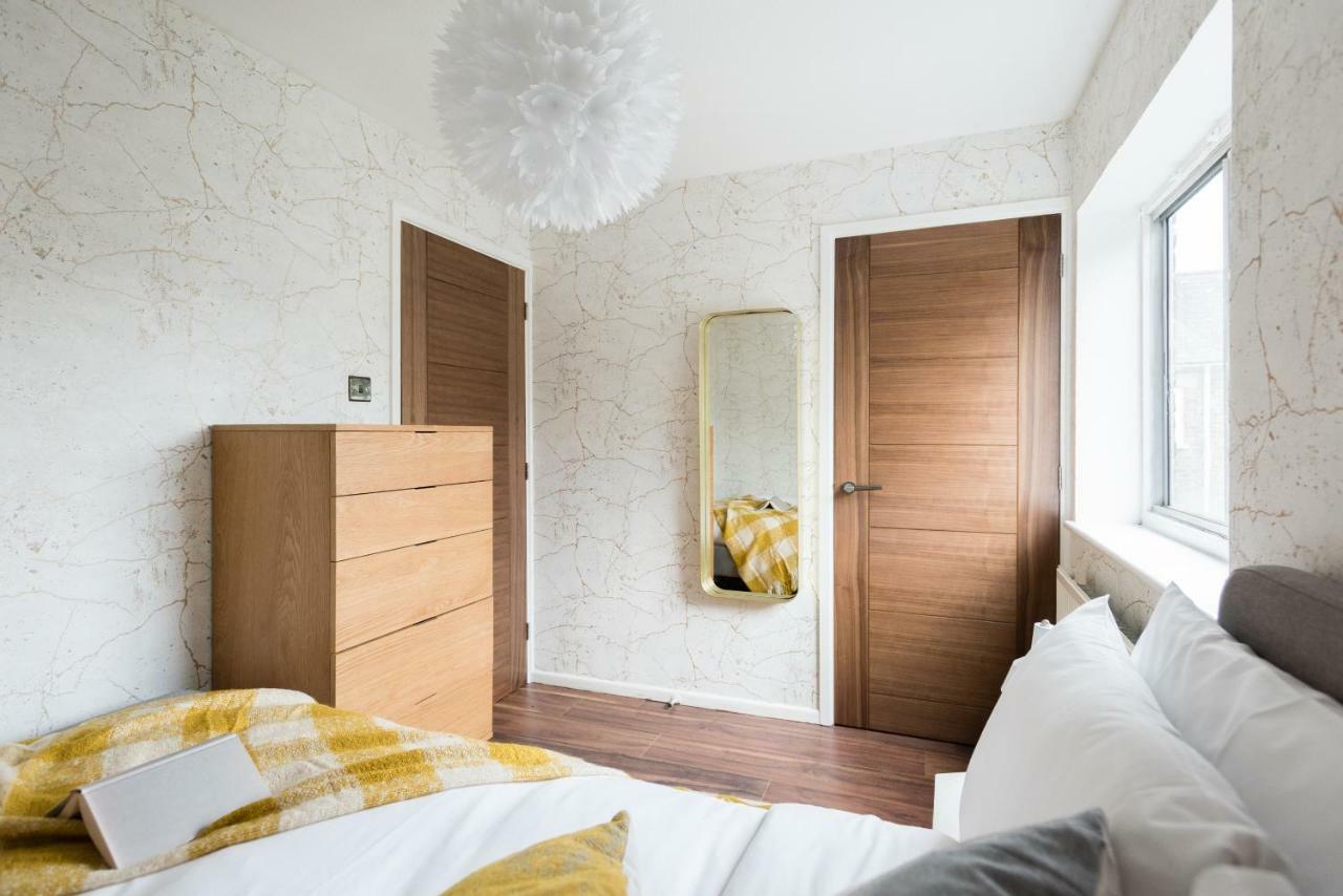 The Century Chalet - Contemporary 2Bdr Townhouse With Parking Lejlighed Oxford Eksteriør billede